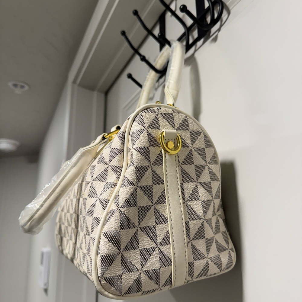 Francesca's Collections Cream and Gray Patterned Satchel - Picture 5 of 12